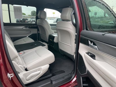 2025 Jeep Wagoneer Base