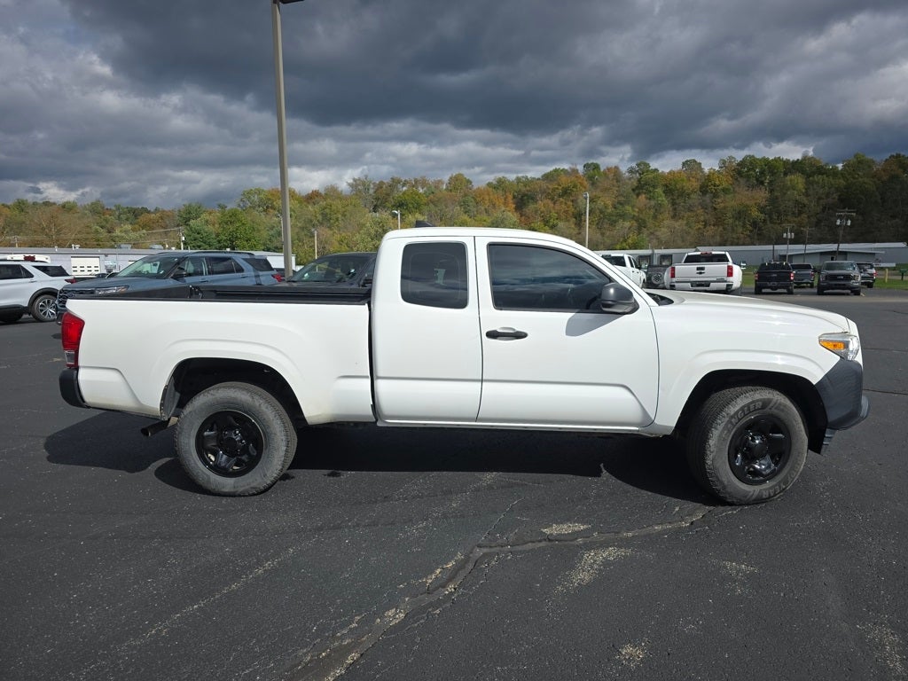 2017 Toyota Tacoma SR