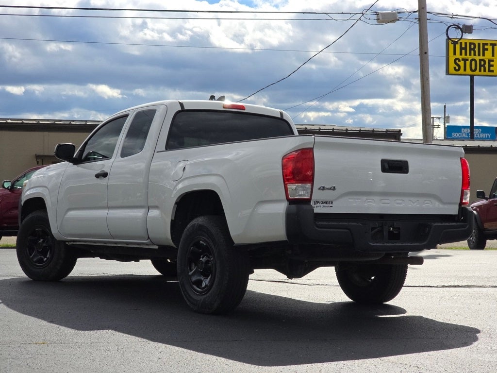 2017 Toyota Tacoma SR