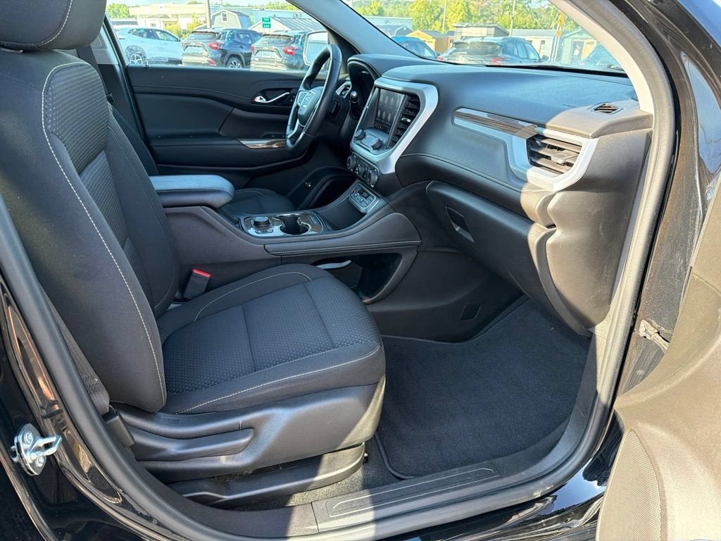 2022 GMC Acadia SLE