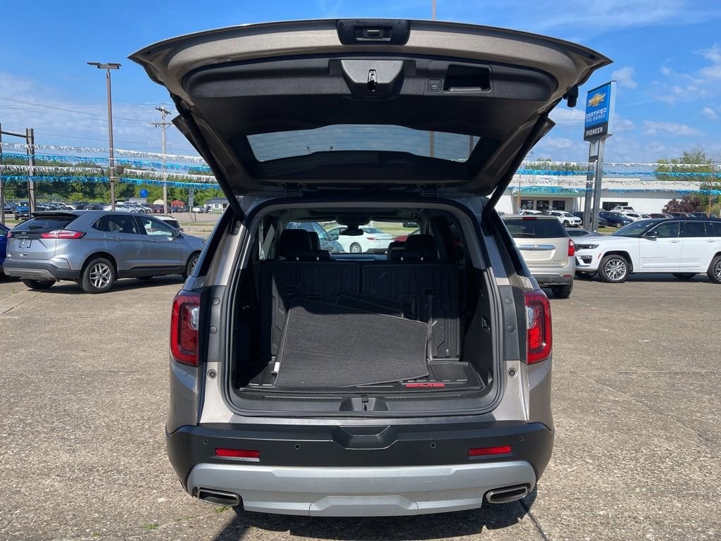 2023 GMC Acadia SLT