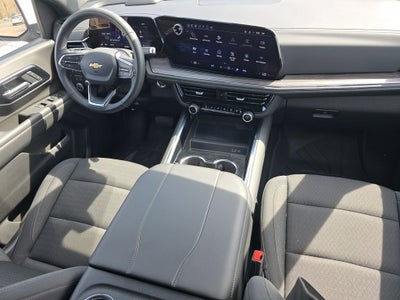 2025 Chevrolet Suburban LS