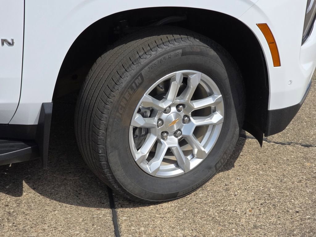 2025 Chevrolet Suburban LS