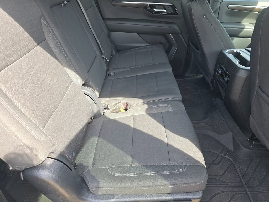 2025 Chevrolet Suburban LS