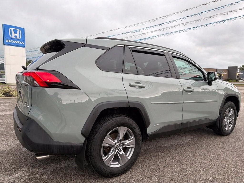2022 Toyota RAV4 Hybrid XLE