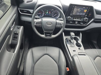 2022 Toyota Highlander XSE