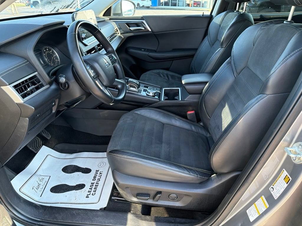 2022 Mitsubishi Outlander SE