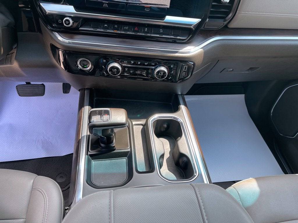 2024 GMC Sierra 1500 SLT - Photo 14