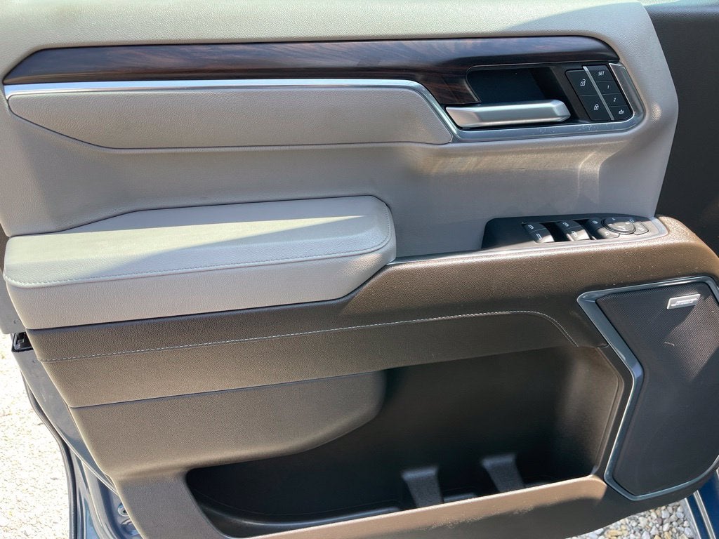 2024 GMC Sierra 1500 SLT - Photo 9