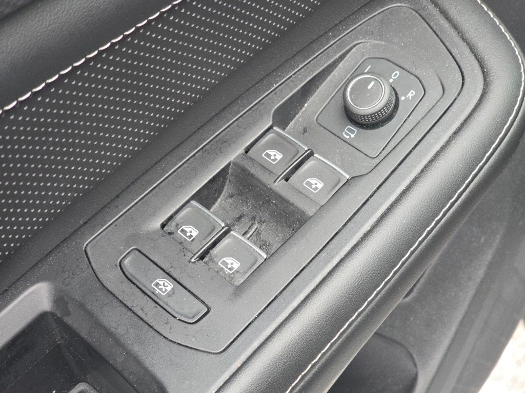 2024 Volkswagen Atlas Cross Sport 2.0T SEL Premium R-Line