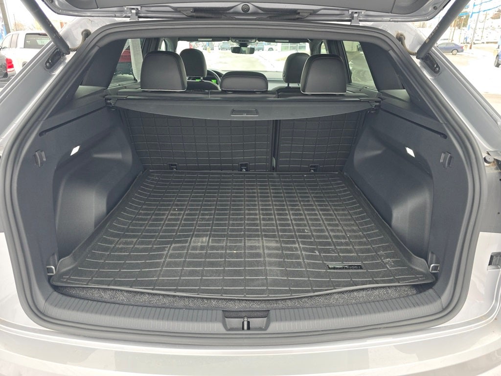 2024 Volkswagen Atlas Cross Sport 2.0T SEL Premium R-Line