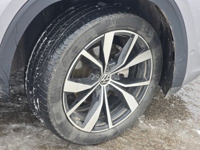 2024 Volkswagen Atlas Cross Sport 2.0T SEL Premium R-Line