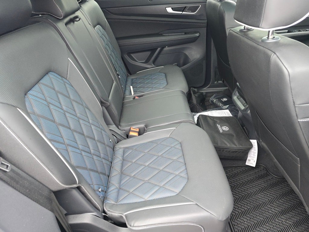 2024 Volkswagen Atlas Cross Sport 2.0T SEL Premium R-Line