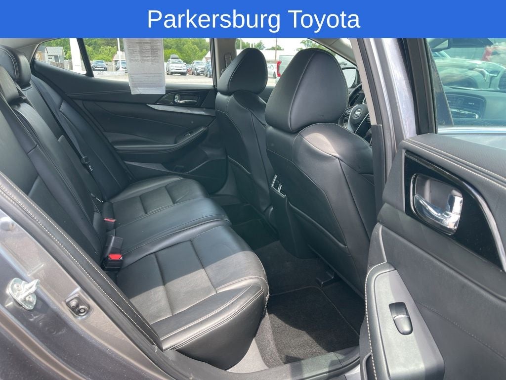 2022 Nissan Maxima SV