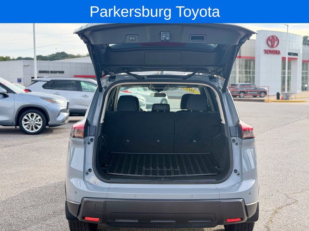 2025 Nissan Rogue Rock Creek