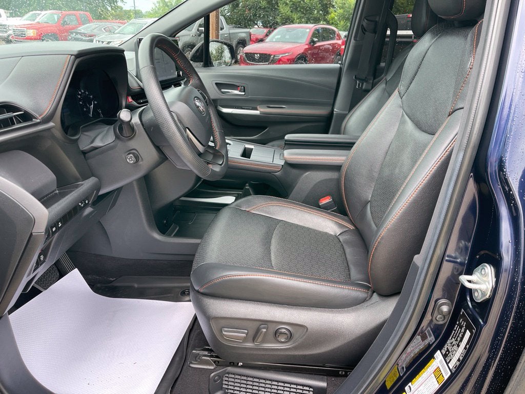2024 Toyota Sienna XSE 7 Passenger