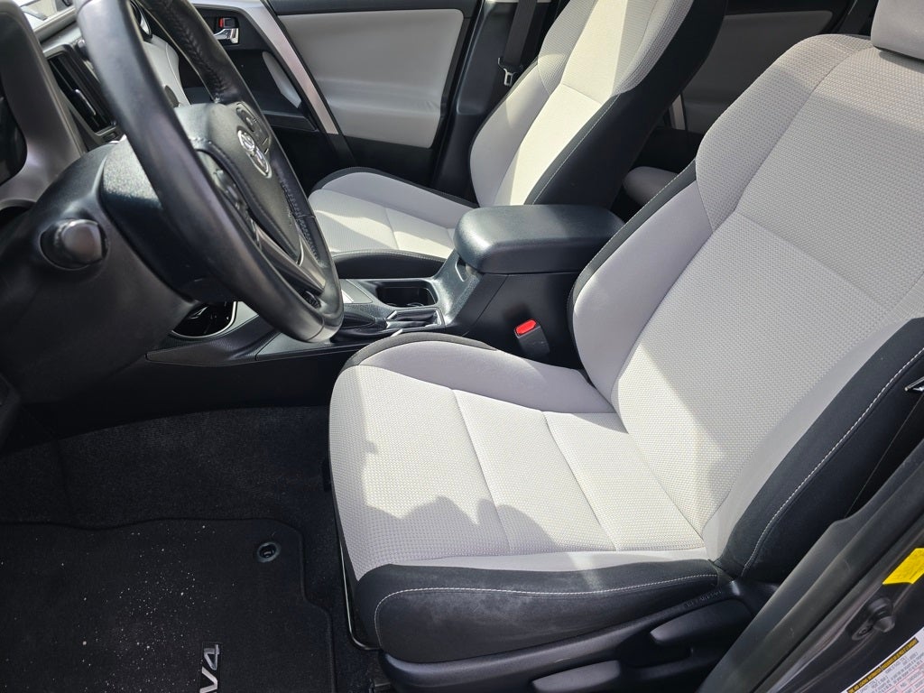 2017 Toyota RAV4 Hybrid XLE
