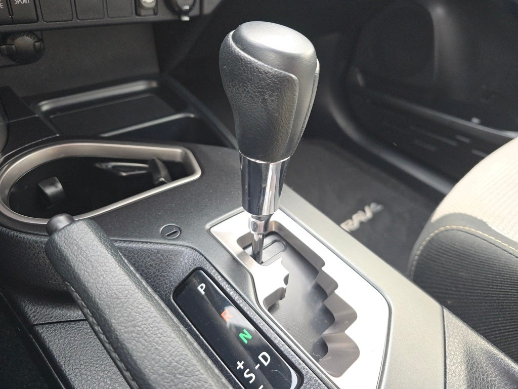 2017 Toyota RAV4 Hybrid XLE