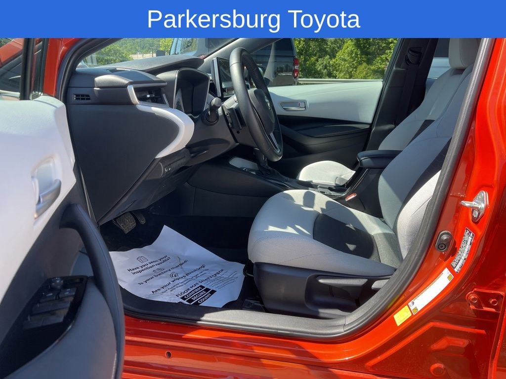 2025 Toyota Corolla Hatchback SE