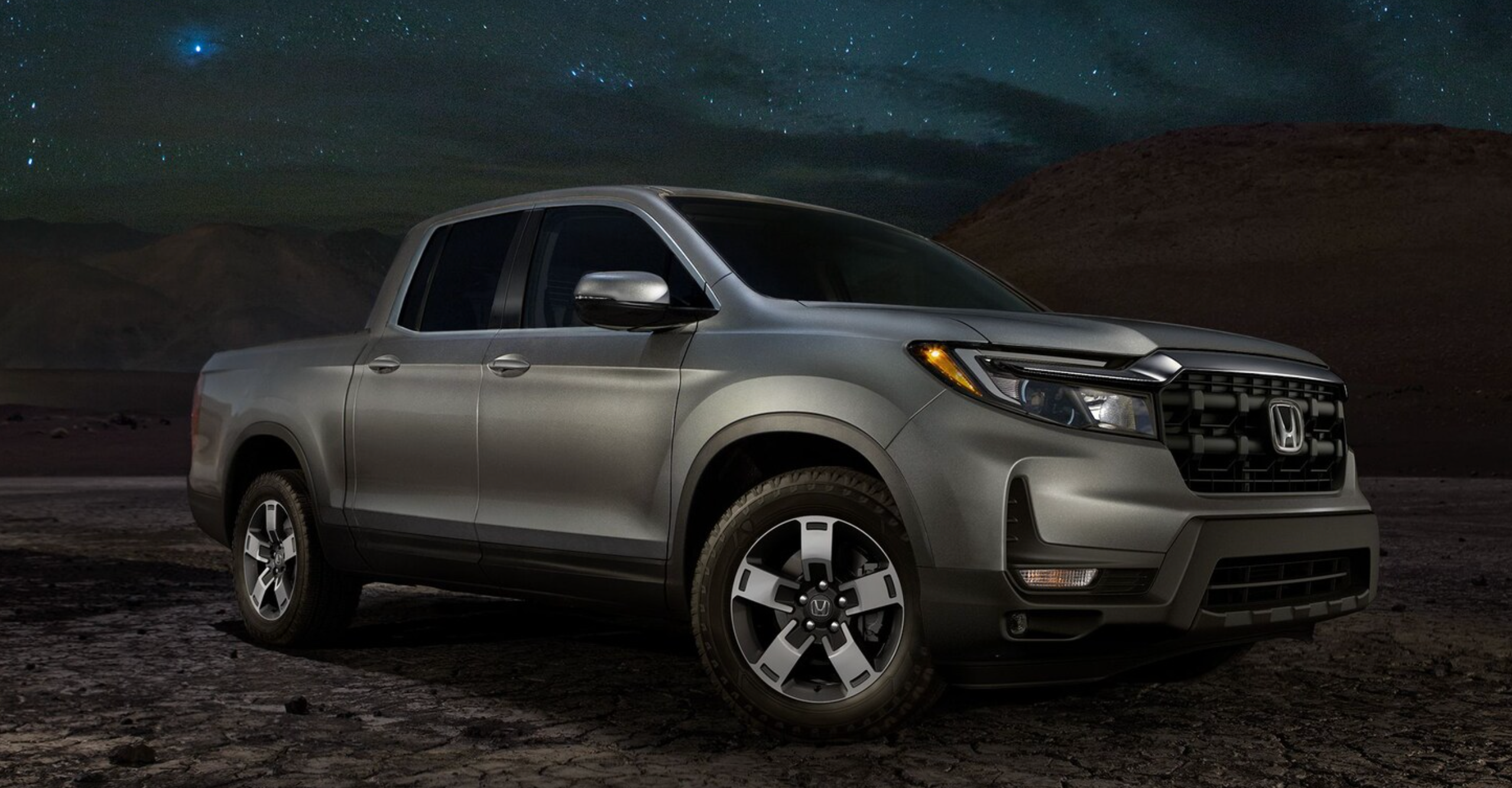 The 2025 Honda Ridgeline RTL with gray Leather for sale near Waverly.